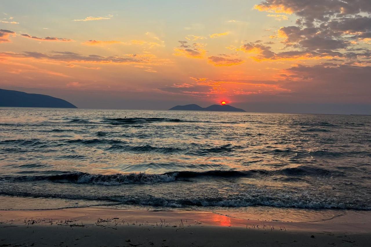 Sealavita, Modern 2 Bedroom Apartment Sea & Sunset View Vlorë Екстериор снимка